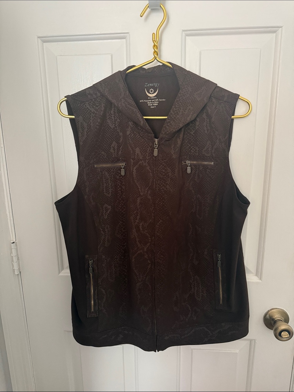 Zenergy by Chicos Zip-Front Hooded Vest – Brown Snake-Print